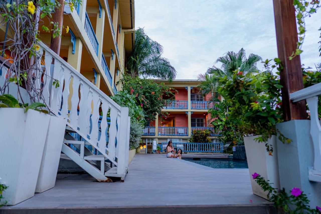 Hotel Casona De La Isla Flores Exteriör bild