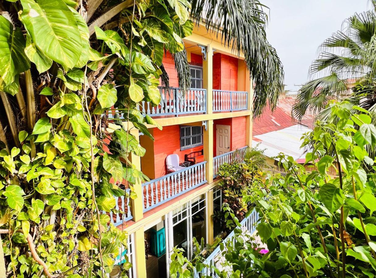 Hotel Casona De La Isla Flores Exteriör bild