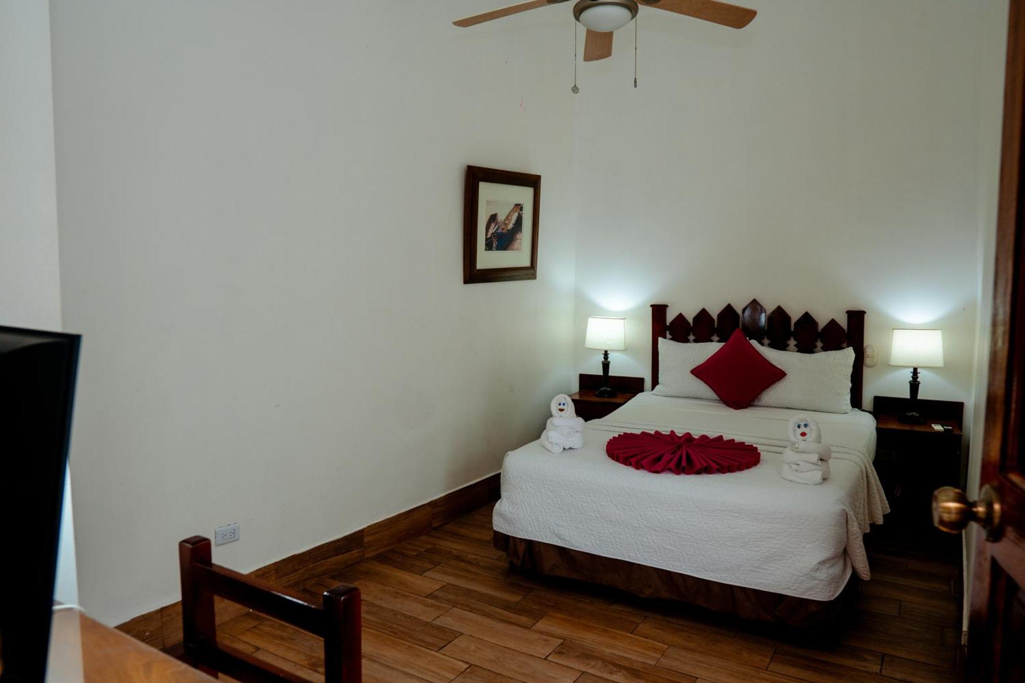 Hotel Casona De La Isla Flores Exteriör bild