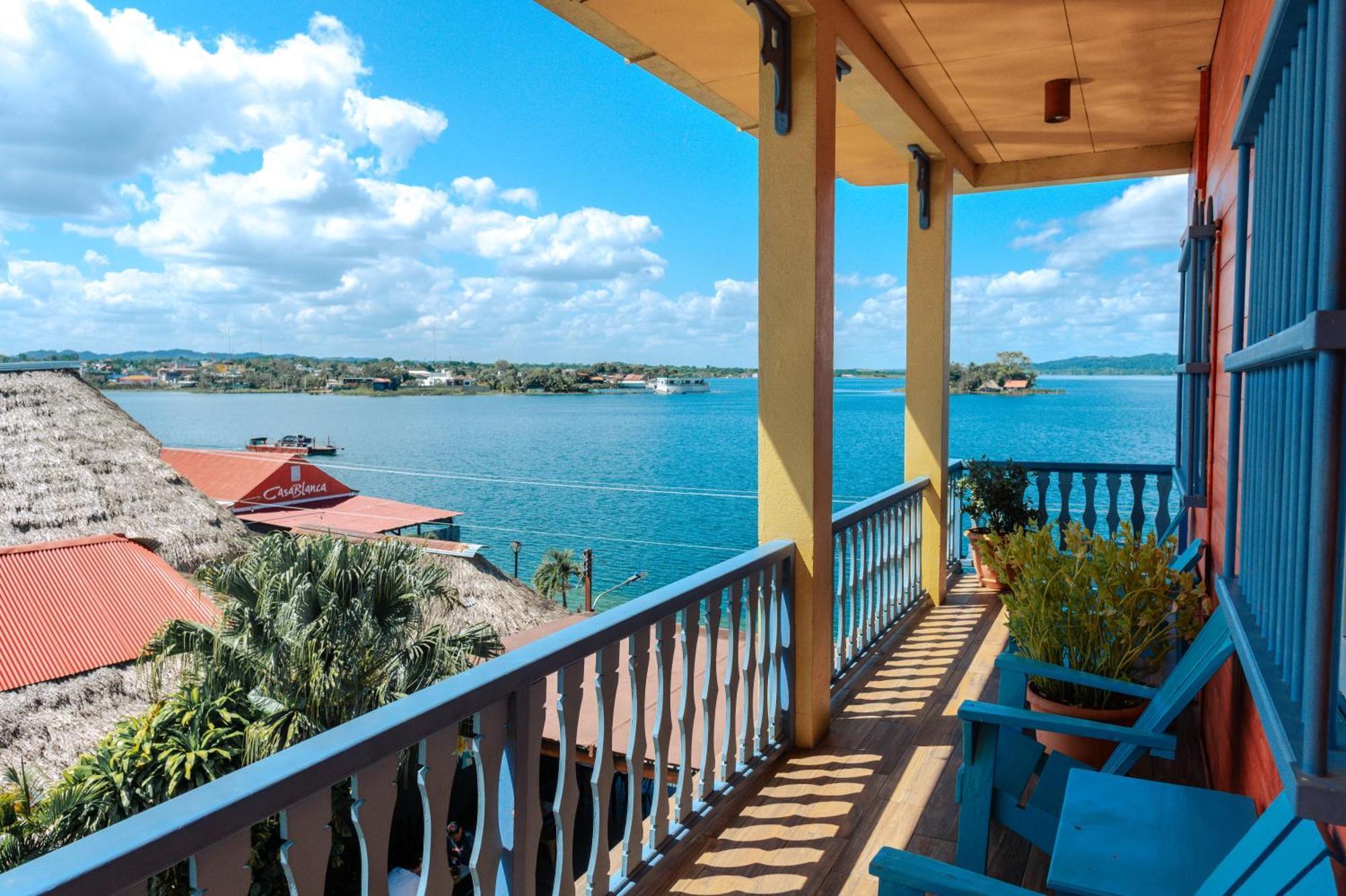 Hotel Casona De La Isla Flores Exteriör bild